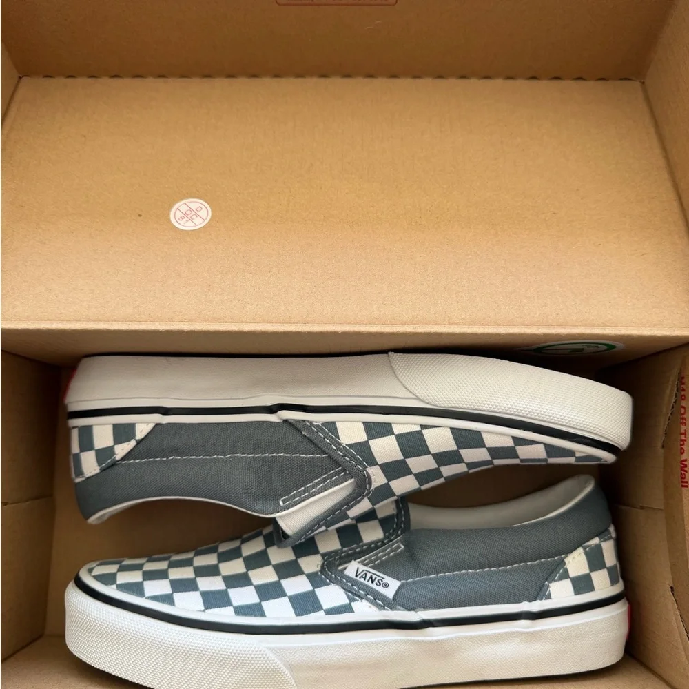 Vans Checkerboard Slip-On Shoes - Picture 4 of 5